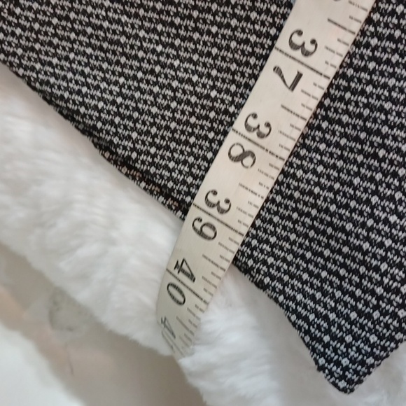 Express Woman's Casual Black & White Tweed Looking Casual Warm Pants Cuffed sz8 - Picture 10 of 11